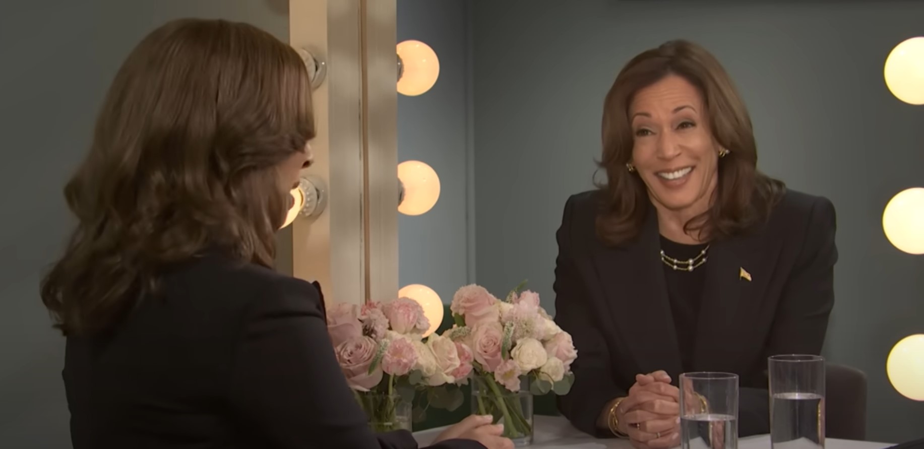 Last Minute Play : Kamala Harris Joins SNL Crew For The Last Show Before The Election